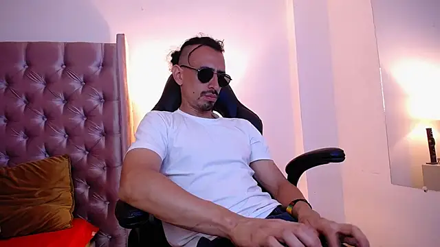 Sr Magnus  online show from October 6, 2025, 7:17 am