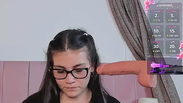 aurora divine online show from March 22, 2025, 1:54 am