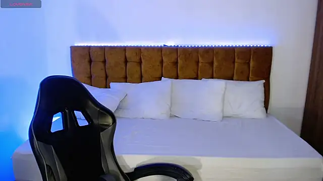 alexiaaross online show from October 2, 2025, 4:19 am