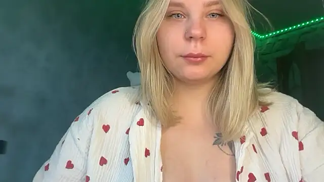 Thalia  Star online show from December 21, 2025, 9:38 am