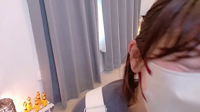 Risa 06 online show from April 19, 2026, 6:35 am