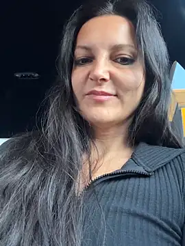 -OLYA- online show from November 21, 2025, 7:18 am