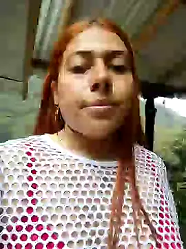 Snapshot of Caro_kitty- chatting on February 5, 2025, 4:03 pm Caro kitty- online show from February 5, 2025, 4:03 pm