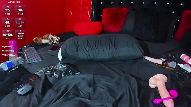 KendralHolson online show from March 5, 2025, 10:44 am