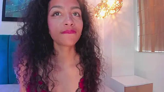 AntonellaHall  online show from March 4, 2025, 3:04 pm