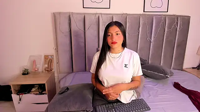 Snapshot of Emmy-Turnner chatting on January 30, 2025, 12:06 pm Emmy-Turnner online show from January 30, 2025, 12:06 pm