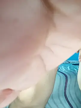 Snapshot of rrosevicky chatting on October 17, 2025, 5:32 am rrosevicky online show from October 17, 2025, 5:32 am