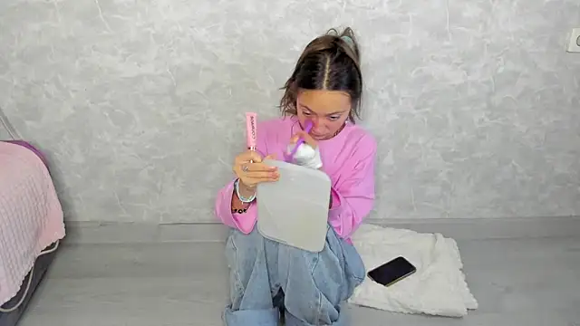 EllaSky xoxo online show from October 20, 2025, 3:23 pm