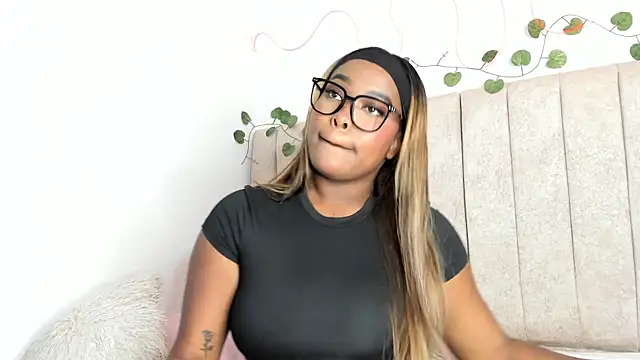 Snapshot of Kaseydelvey chatting on February 4, 2026, 10:58 pm Kaseydelvey online show from February 4, 2026, 10:58 pm