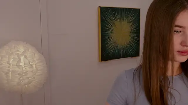 Lilly Colins online show from February 7, 2025, 3:08 pm