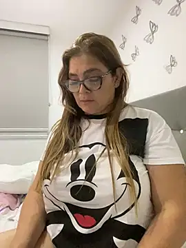 Snapshot of AntonellaAlondra4 chatting on December 25, 2024, 6:41 pm AntonellaAlondra4 online show from December 25, 2024, 6:41 pm