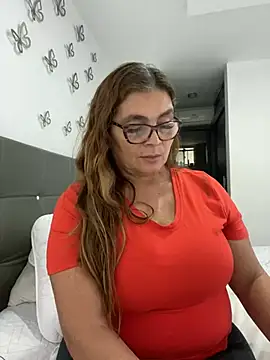 Snapshot of AntonellaAlondra4 chatting on February 21, 2025, 5:31 pm AntonellaAlondra4 online show from February 21, 2025, 5:31 pm