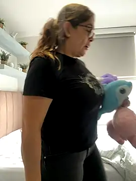 AntonellaAlondra4 online show from October 27, 2025, 2:21 pm