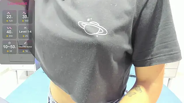 CleoValente online show from February 17, 2025, 8:15 pm