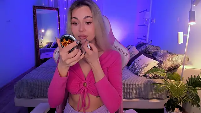 AdeleRoberts online show from April 16, 2026, 1:50 am