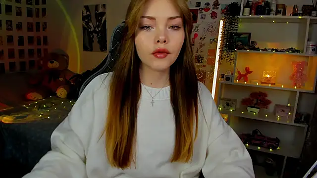 AkiraKatsu online show from November 29, 2025, 10:29 am