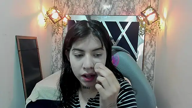 Snapshot of Violet_m chatting on December 10, 2024, 6:28 pm Violet m online show from December 10, 2024, 6:28 pm