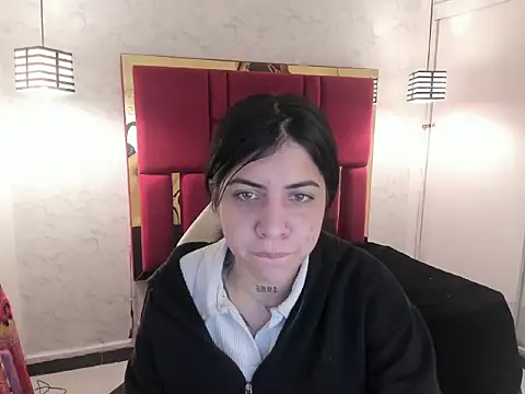 Snapshot of Violet_m chatting on October 16, 2025, 11:44 am Violet m online show from October 16, 2025, 11:44 am