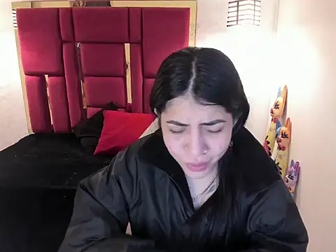 Snapshot of Violet_m chatting on October 24, 2025, 11:50 am Violet m online show from October 24, 2025, 11:50 am