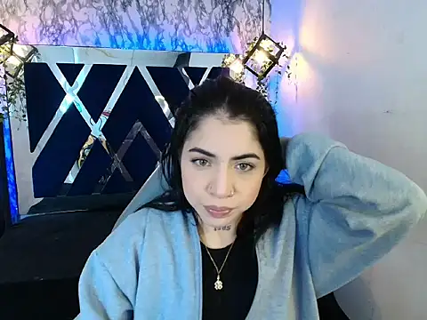 Snapshot of Violet_m chatting on November 15, 2025, 12:13 pm Violet m online show from November 15, 2025, 12:13 pm