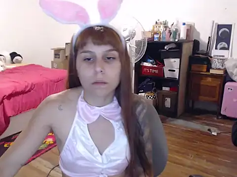 Snapshot of bunnylolaa4 chatting on January 20, 2025, 11:10 pm bunnylolaa4 online show from January 20, 2025, 11:10 pm