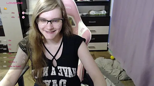 Snapshot of Tomato_Tease chatting on October 16, 2025, 2:07 pm Tomato Tease online show from October 16, 2025, 2:07 pm