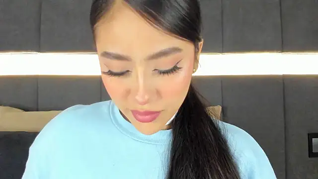 nicolle pierce online show from September 30, 2025, 1:27 pm