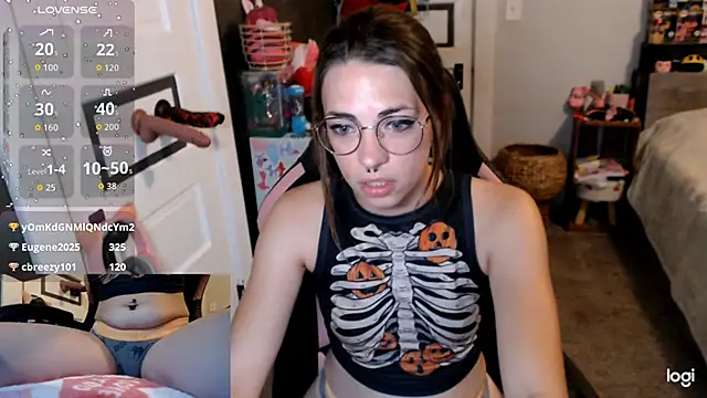 KSwonderland6 online show from October 31, 2025, 1:45 pm