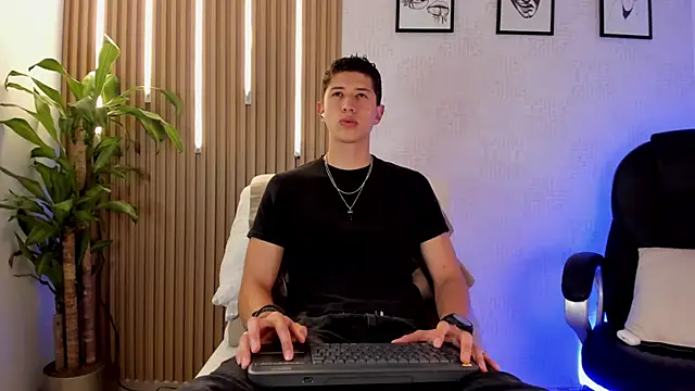 Dorianmistery2322  online show from December 15, 2025, 10:25 pm