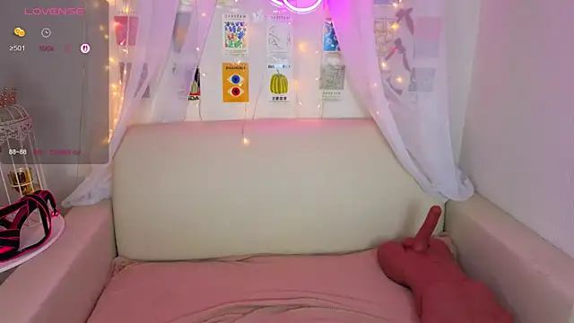 Snapshot of Angel_Nikole chatting on November 10, 2025, 1:48 am Angel Nikole online show from November 10, 2025, 1:48 am