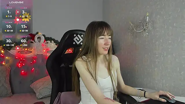 MillicentFarrell online show from January 17, 2025, 8:34 am