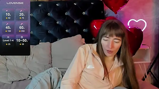 MillicentFarrell online show from February 2, 2025, 2:48 am