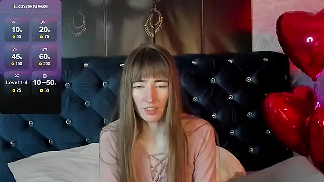 MillicentFarrell online show from February 2, 2025, 6:04 am