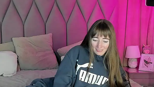 MillicentFarrell online show from February 4, 2025, 7:00 pm