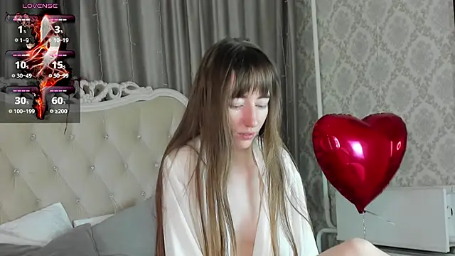 MillicentFarrell online show from February 16, 2025, 9:59 am