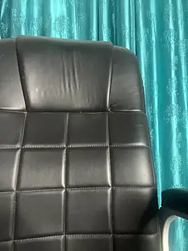 Snapshot of poision51 chatting on November 10, 2025, 6:12 am poision51 online show from November 10, 2025, 6:12 am