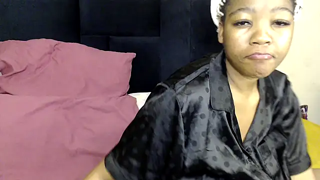 Busty-Londie online show from October 12, 2025, 5:12 pm