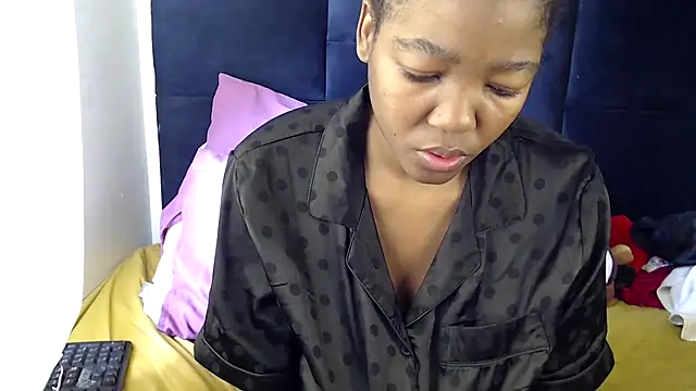 Busty-Londie online show from November 1, 2025, 11:23 am