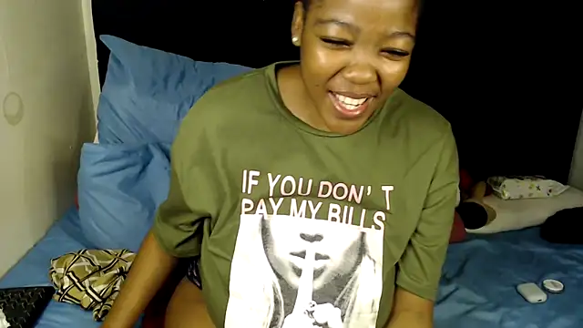 Busty-Londie online show from November 18, 2025, 8:24 pm