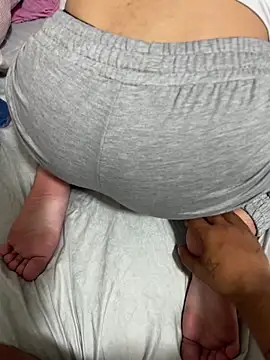 elikittens online show from October 29, 2025, 6:42 pm