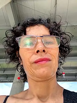 Snapshot of MireyaTorresGu chatting on October 20, 2025, 1:33 pm MireyaTorresGu online show from October 20, 2025, 1:33 pm