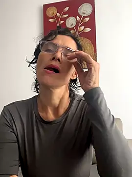 Snapshot of MireyaTorresGu chatting on November 7, 2025, 2:17 pm MireyaTorresGu online show from November 7, 2025, 2:17 pm