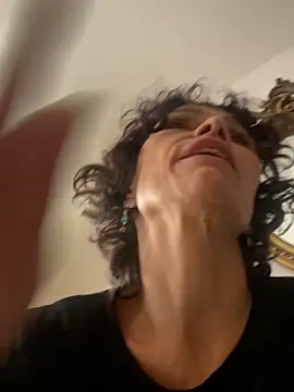 MireyaTorresGu online show from November 23, 2025, 12:38 pm