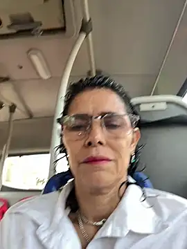 MireyaTorresGu online show from May 31, 2026, 12:23 pm