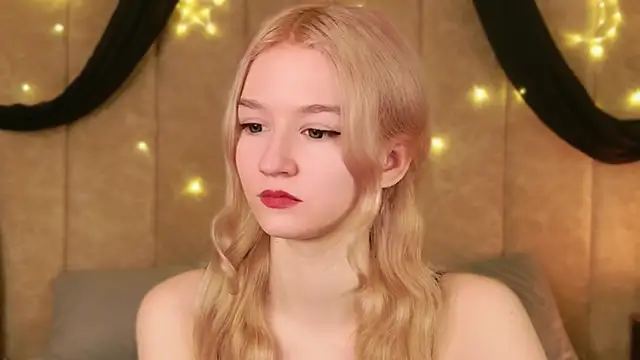 Snapshot of NaomiLoys chatting on February 17, 2026, 10:45 am NaomiLoys online show from February 17, 2026, 10:45 am