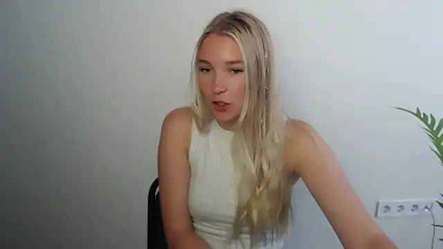 Queen ofLove online show from June 8, 2026, 6:58 am