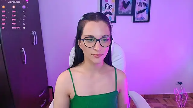 mariaan m  online show from February 25, 2025, 9:13 pm