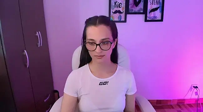 mariaan m  online show from March 6, 2025, 10:58 pm