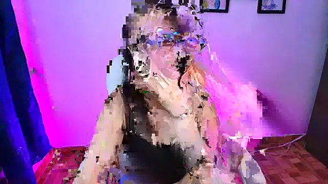 mariaan m  online show from October 27, 2025, 10:14 pm