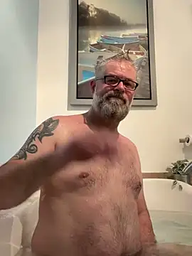 Snapshot of Silverfoxxx-73 chatting on December 1, 2024, 11:25 pm Silverfoxxx-73 online show from December 1, 2024, 11:25 pm